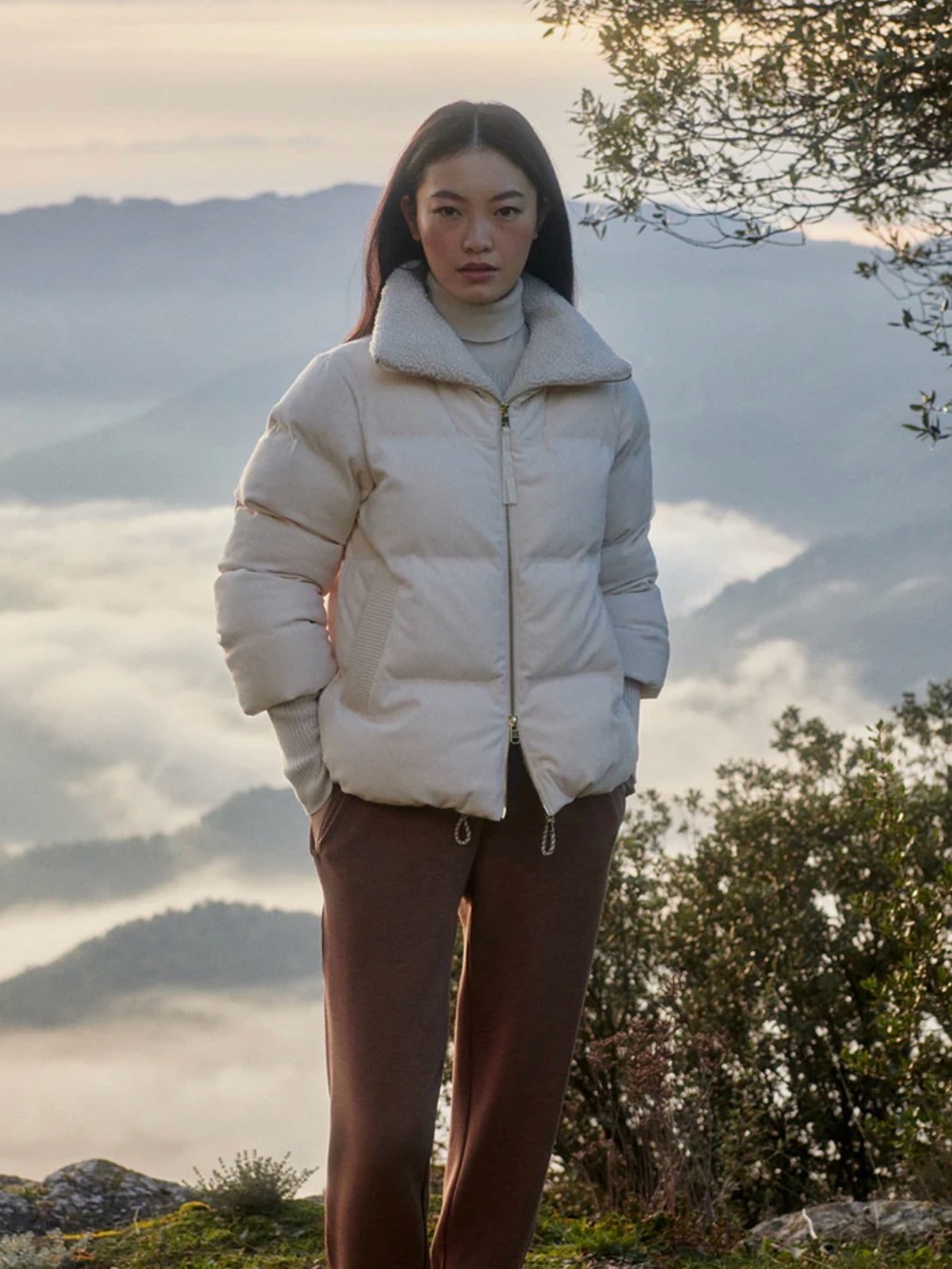 Varley Cream Corduroy Quilted Puffer Jacket - Picture 2 of 6